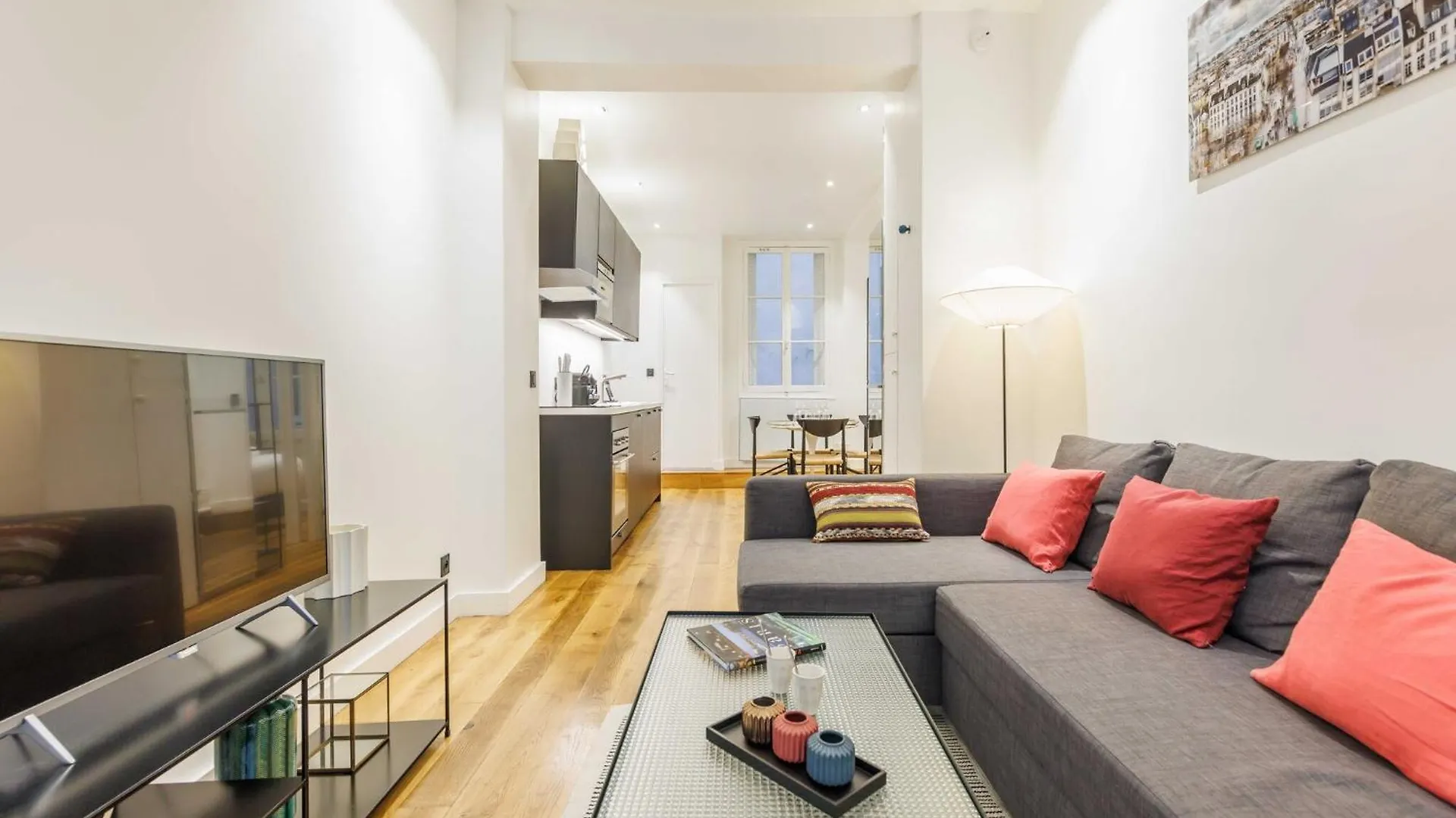 Cosy Apartment - 1Br 4P - Near Champs-Elysees Paris France