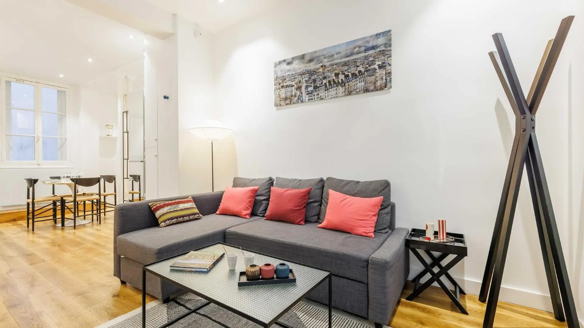 Cosy Apartment - 1Br 4P - Near Champs-Elysees contacts
