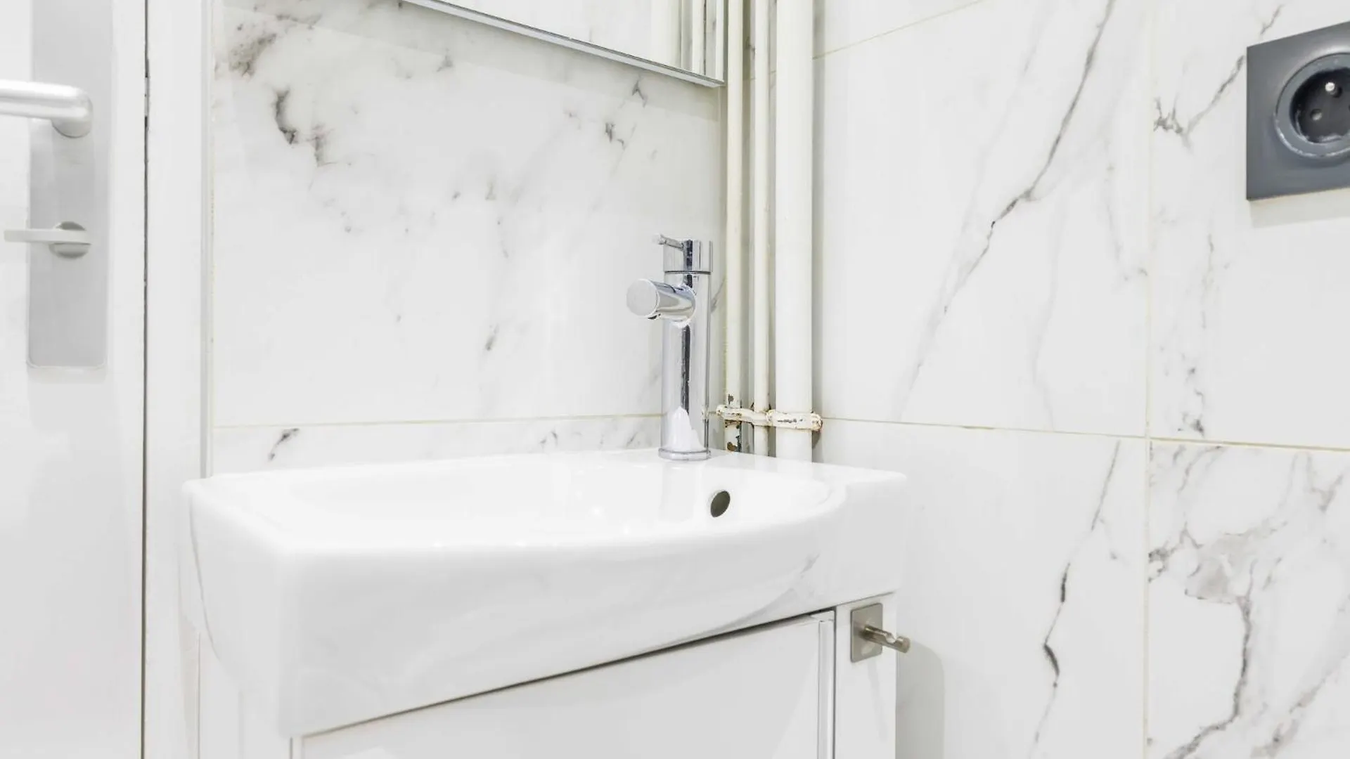 Cosy Apartment - 1Br 4P - Near Champs-Elysees Paris France